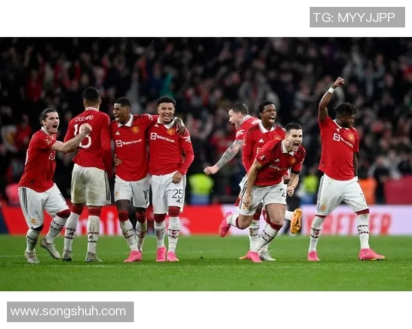 回顾2001年曼联与热刺的经典对决:激情四溢的英超赛场瞬间 回顾2001年曼联与热刺的经典对决:激情四溢的英超赛场瞬间